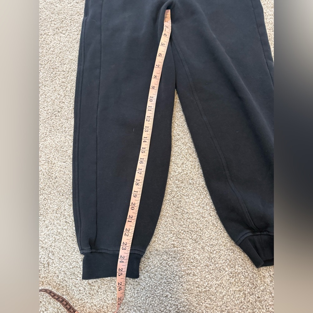 Lululemon Scuba Relaxed-Fit High-Rise Jogger 6 - Picture 6 of 9
